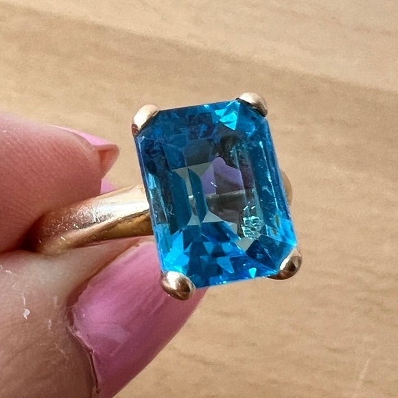 VINTAGE 14K YELLOW GOLD EMERALD STEP CUT BLUE TOPAZ RING CLASSIC ENGAGEMENT